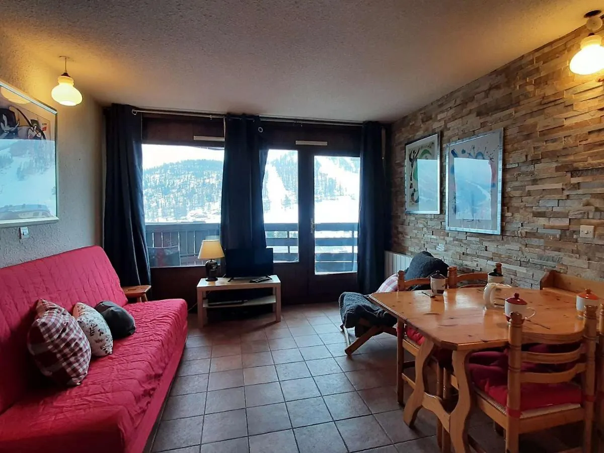Studio Lumineux Au Pied Des Pistes Pour 4 Personnes A Montgenevre Avec Parking Privatif Et Balcon Sud - Fr-1-330D-118 France
