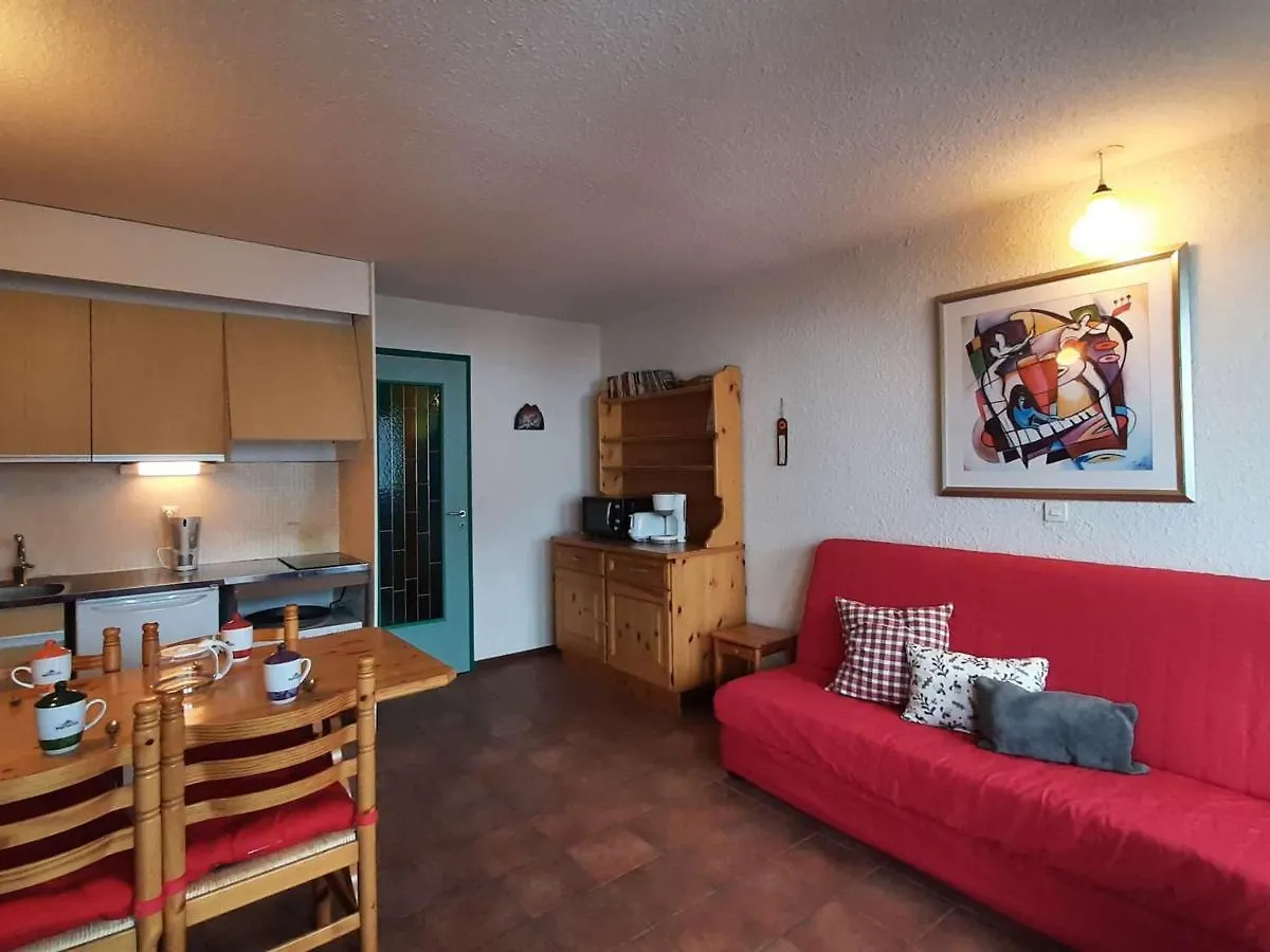 Studio Lumineux Au Pied Des Pistes Pour 4 Personnes A Montgenevre Avec Parking Privatif Et Balcon Sud - Fr-1-330D-118 Apartment